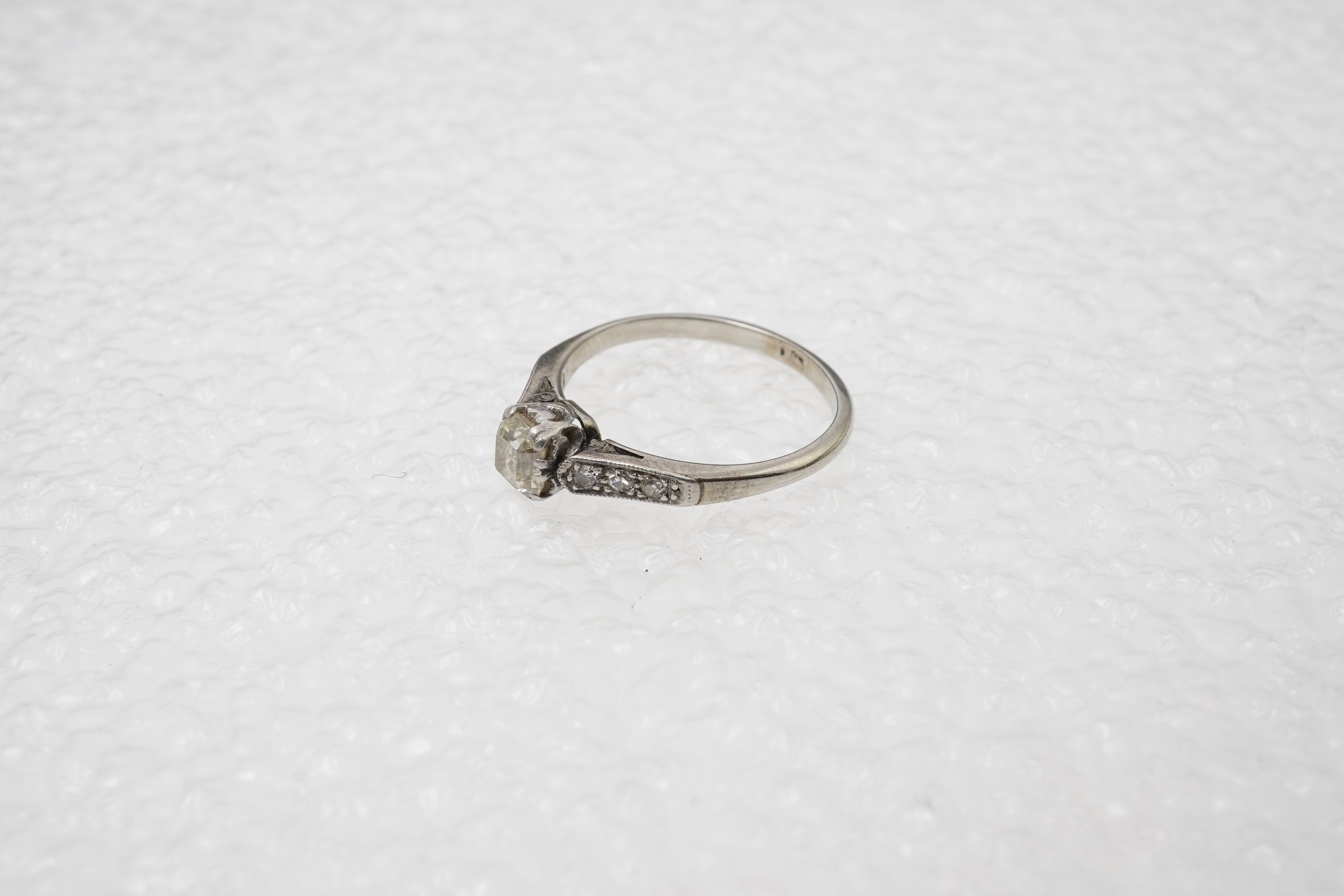 A diamond ring, 1920s